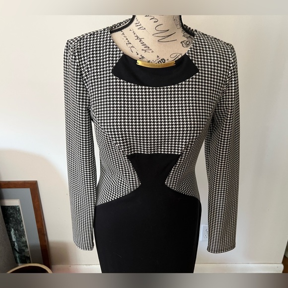 Venus Houndstooth Long Sleeve Dress 8 - Picture 7 of 12